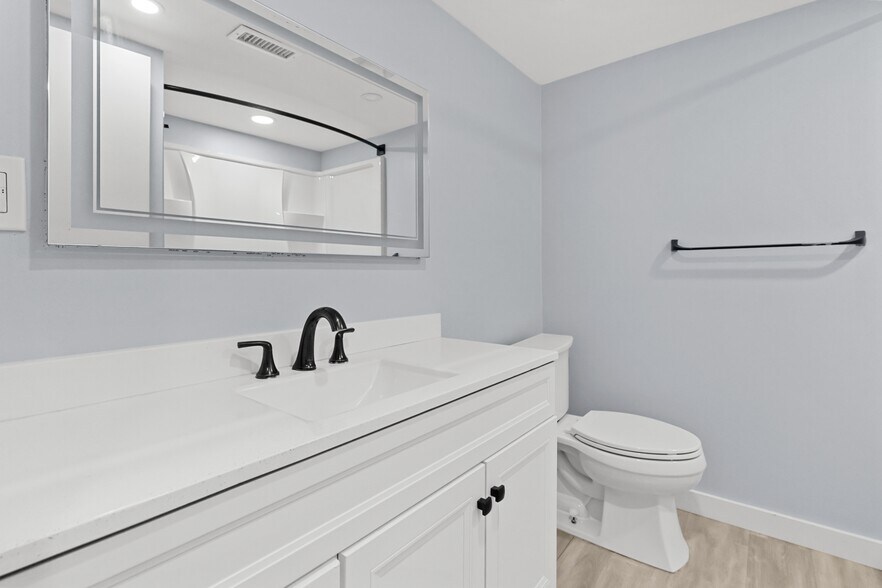 Building Photo - 500 Umstead Dr