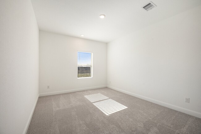 Building Photo - 3210 Blue Grama Bnd