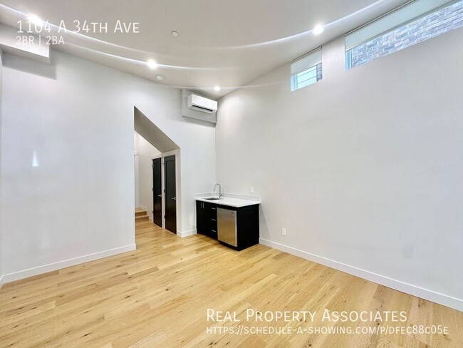 Building Photo - 1104 A 34th Ave