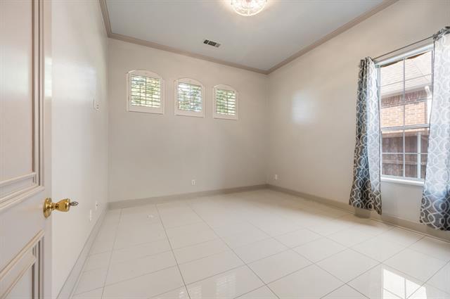 Building Photo - 3700 Watercrest Dr