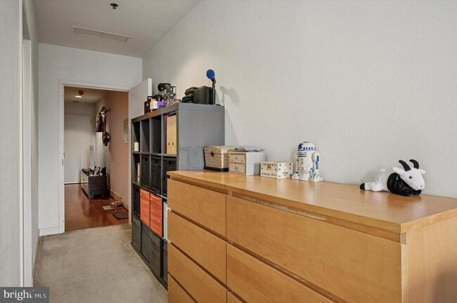 Building Photo - 1100 Vine St