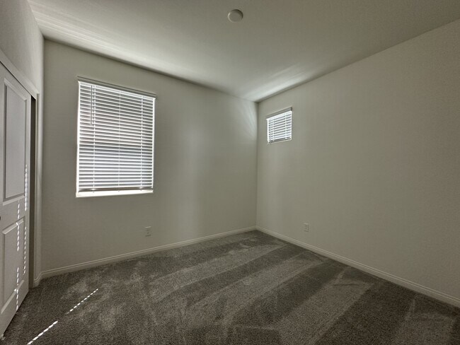 Building Photo - 11836 Black Canary Ave