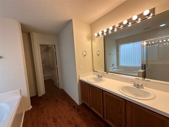 Building Photo - 14915 Sugar Sands Dr