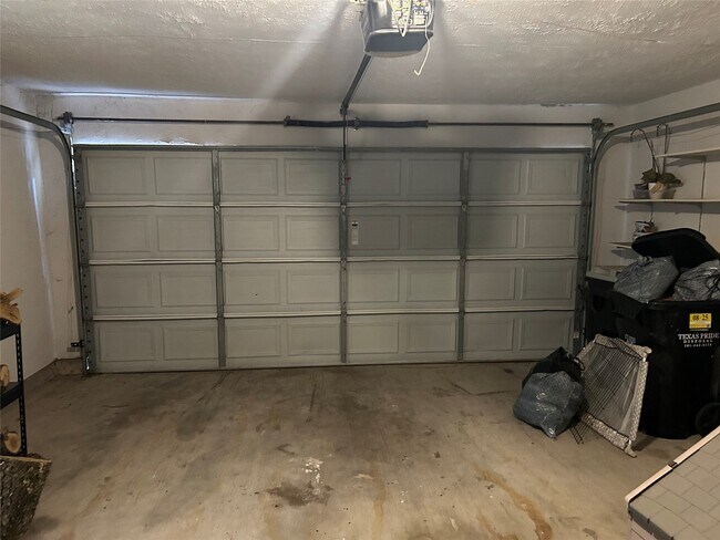 Building Photo - 3919 Coltwood Dr