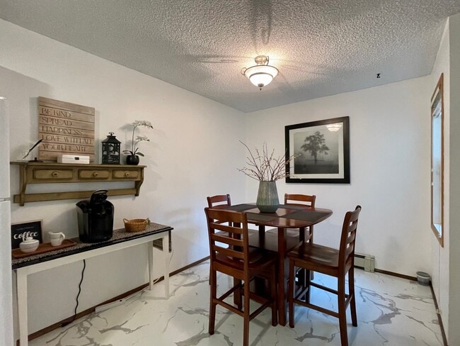 Building Photo - 1220 Glacier Ave