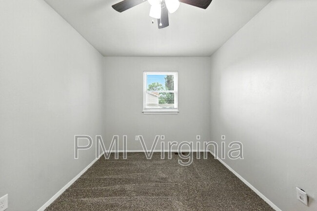 Building Photo - 731 Stanwix Square