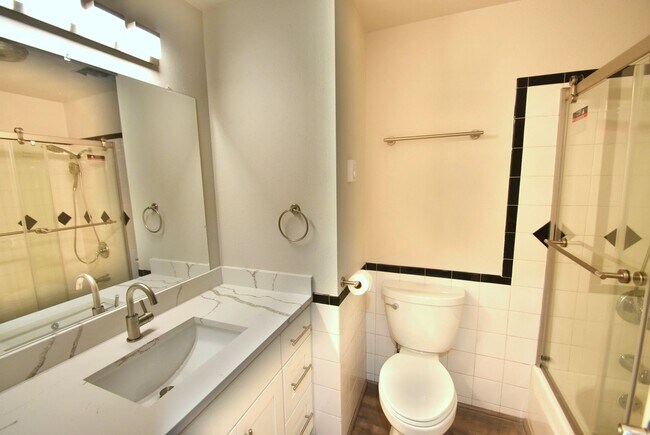 Building Photo - 3Bd/1.75Ba Woodinville House