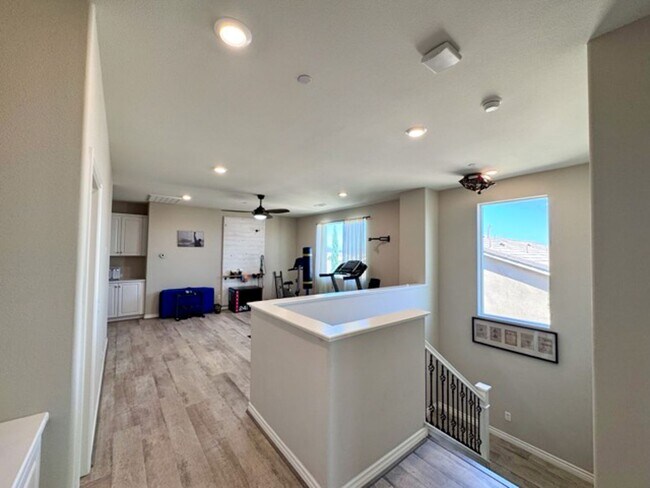 Building Photo - Stunning 5 Bedroom + Office Home with Priv...