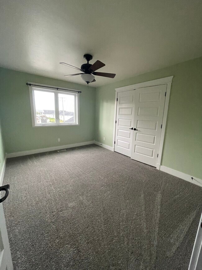 Building Photo - 2009 Autumn Ln