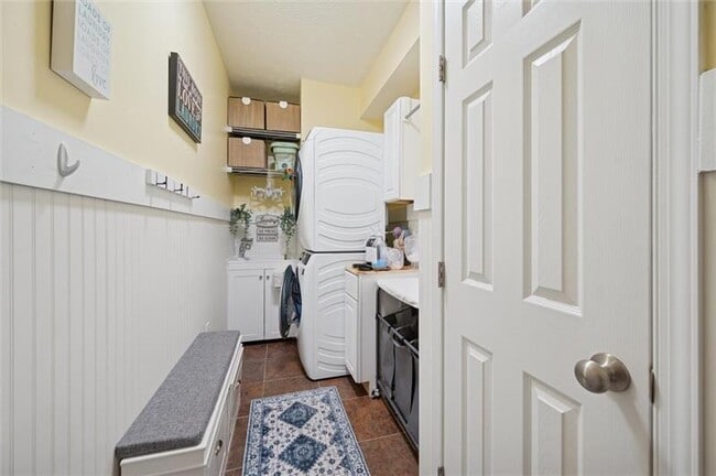 Building Photo - 1005 Autumn Woods Dr