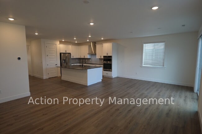 Building Photo - Beautiful New 3 Bed 2 Bath Home in Rolling Hills – Built in 2025