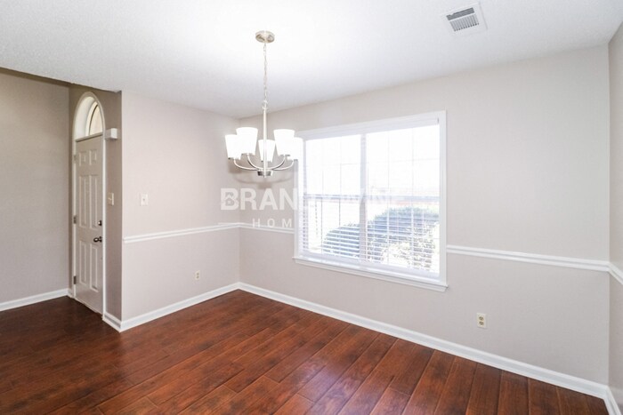 Building Photo - 2376 Oak Springs Dr