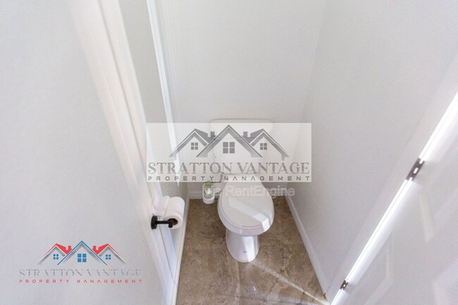 Building Photo - 1576 E Jasper Ct