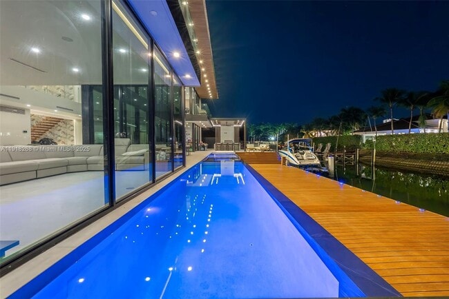 Building Photo - 1102 Washington St