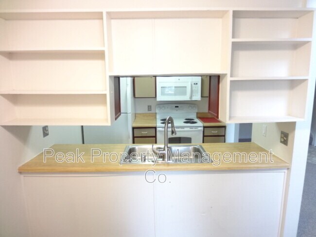 Building Photo - 512 E Monroe Dr