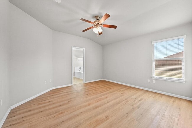 Building Photo - 411 Langely