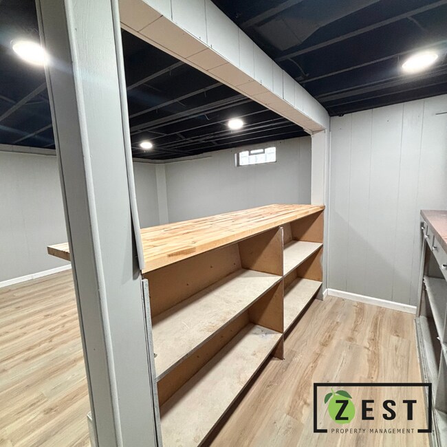 Building Photo - GORGEOUS 3 BD 1.5 BATH HOME!