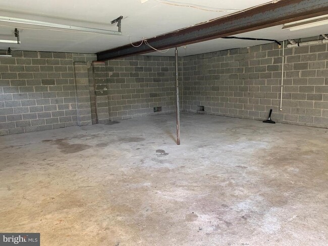 Building Photo - 249 Periwinkle Ave