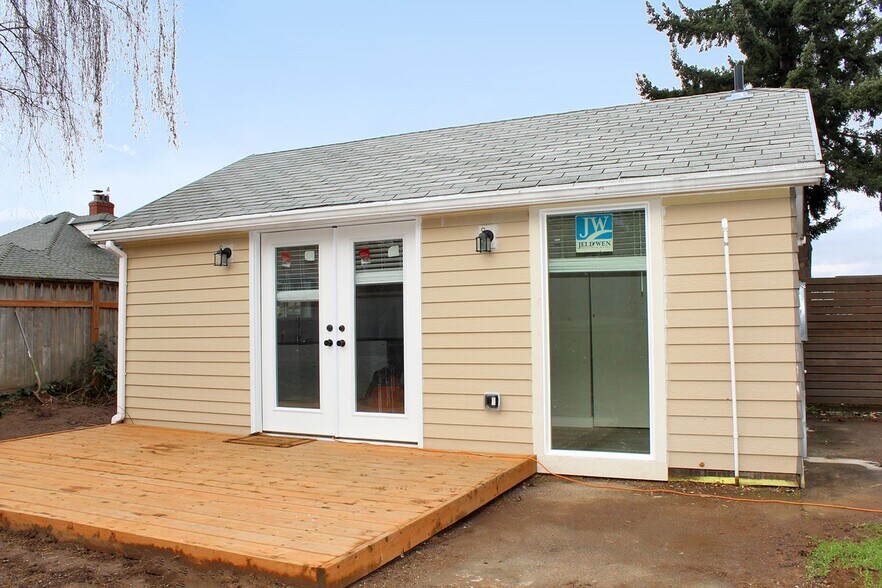 Primary Photo - 4135 NE 72nd Ave.