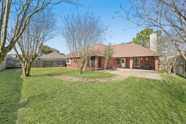 Building Photo - 15851 Jamie Lee Dr