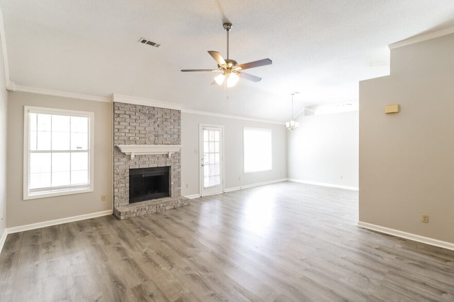 Building Photo - 6665 Millgrove Park Dr