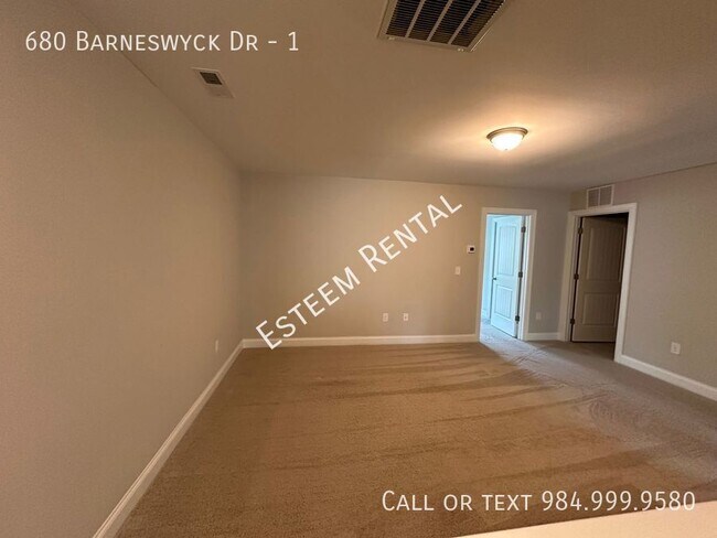 Building Photo - 680 Barneswyck Dr