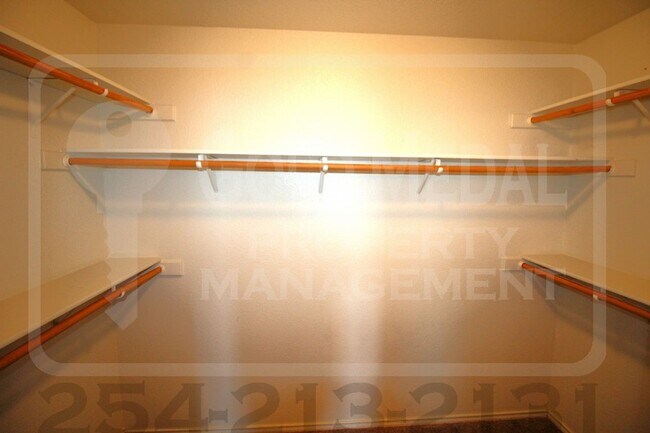 Building Photo - 4302 Hank Dr