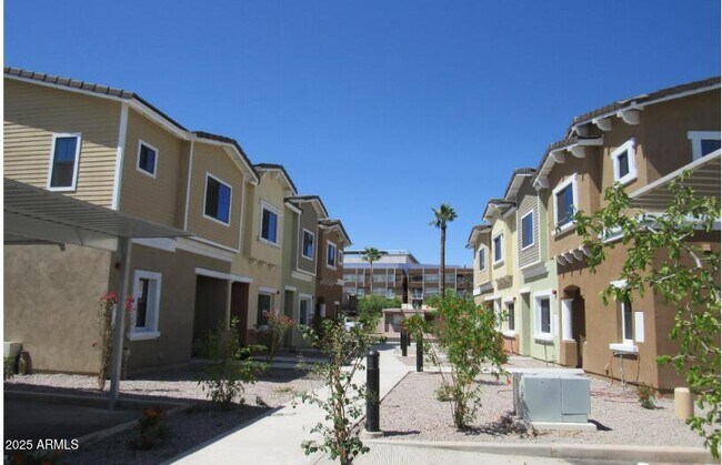 Primary Photo - 7323 E Belleview St