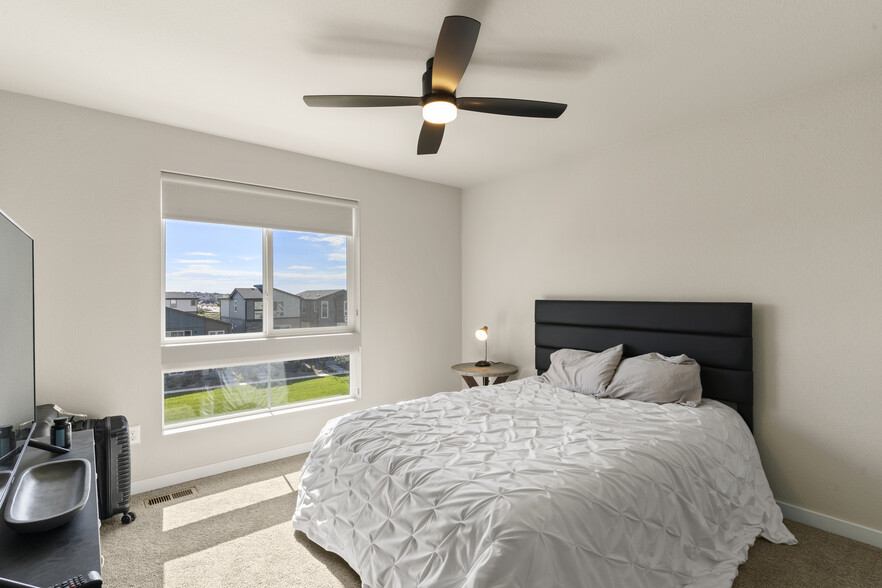 Secondary Bedroom - 2461 Horsemanship Ct