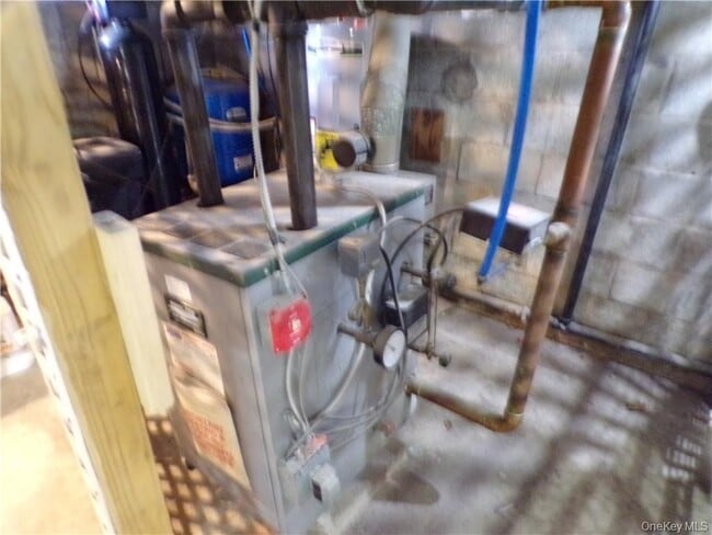 Building Photo - 2 Mertes Ln