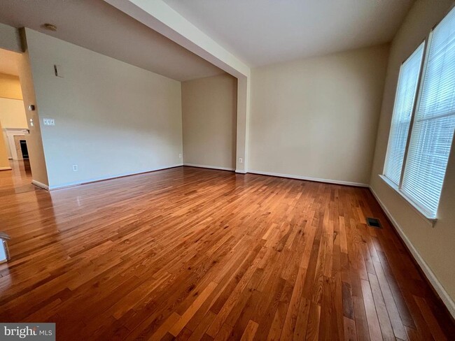 Building Photo - 10168 Elgin Way