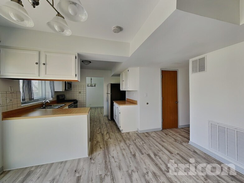 Building Photo - 1419 Farrington Ln
