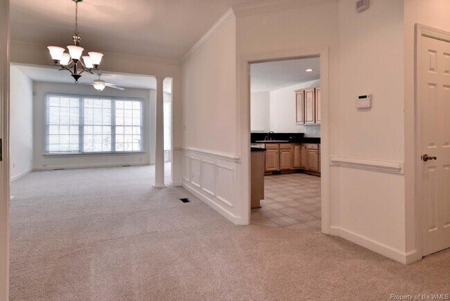 Building Photo - 104 Chanticleer Ct