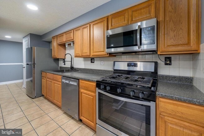 Building Photo - 108 Kenwood Dr