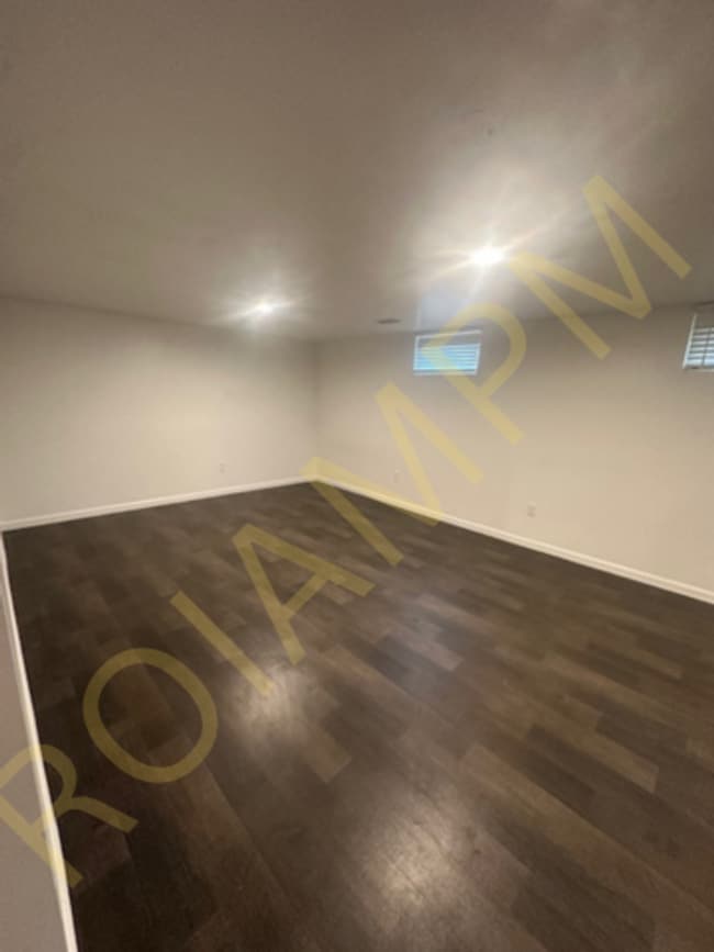 Building Photo - 3 Bed / 2 Bath Home – Fenced Yard & Garage