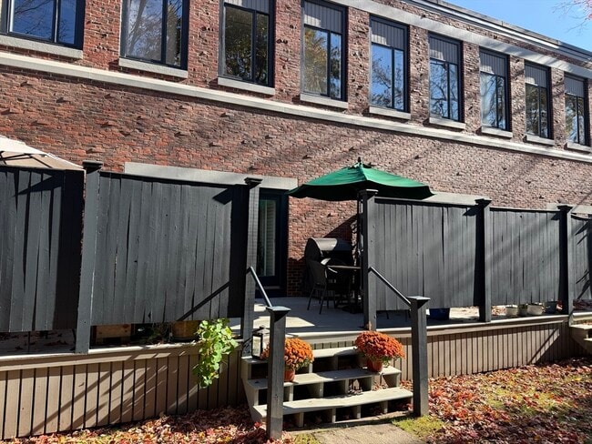 Building Photo - 100 Keyes Rd