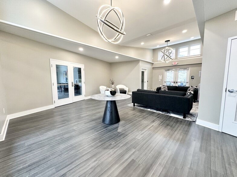 Clubhouse Lobby - Waldorf Park Apartments