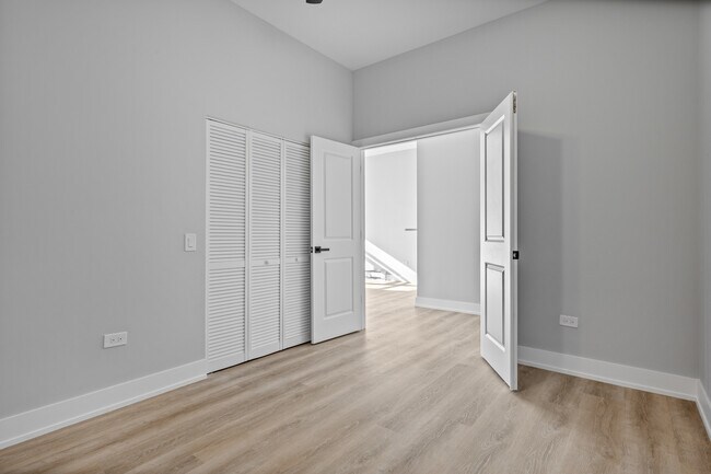 Building Photo - 1625 W Howard St