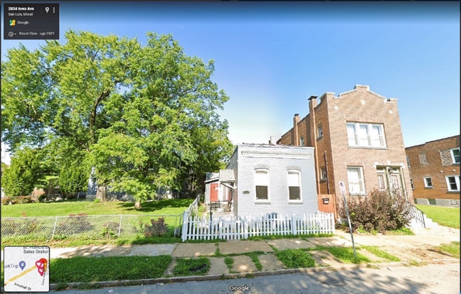 Building Photo - 2831 Iowa Ave
