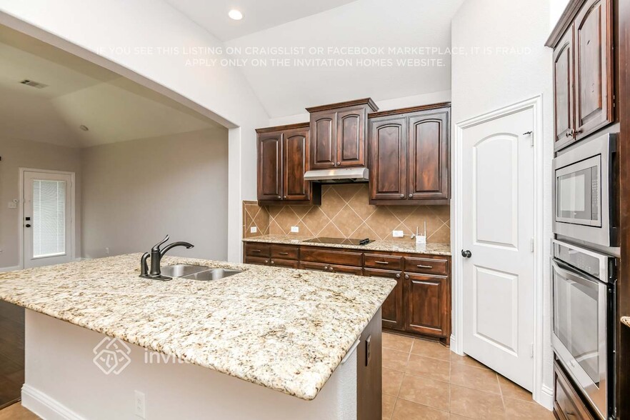 Building Photo - 212 Buckskin Dr