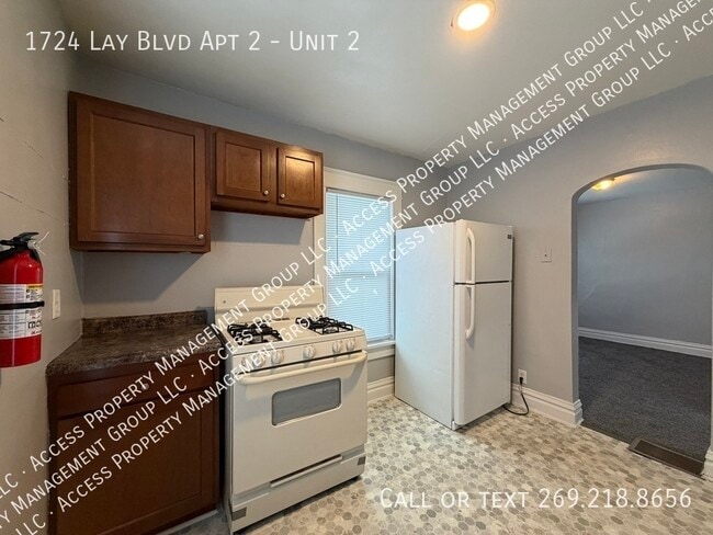 Building Photo - 1724 Lay Blvd