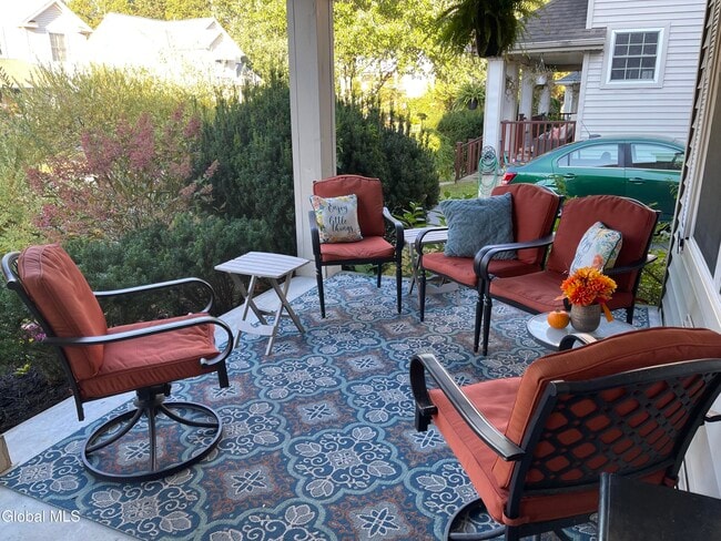 Building Photo - 8 Furlong St