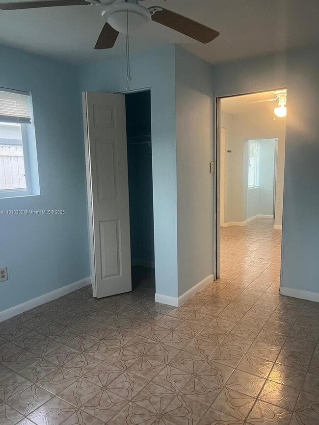 Building Photo - 671 E 12th Pl