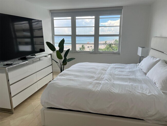 Building Photo - 100 Lincoln Rd