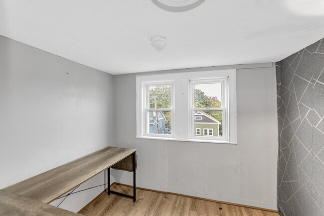 Building Photo - 107 Belle Ave