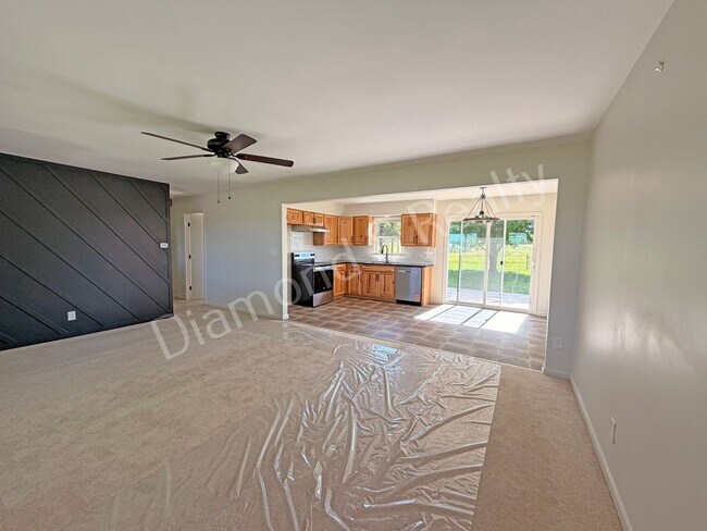 Building Photo - 5 Acres!! Country Home with Shop Building & Spacious Yard Available!