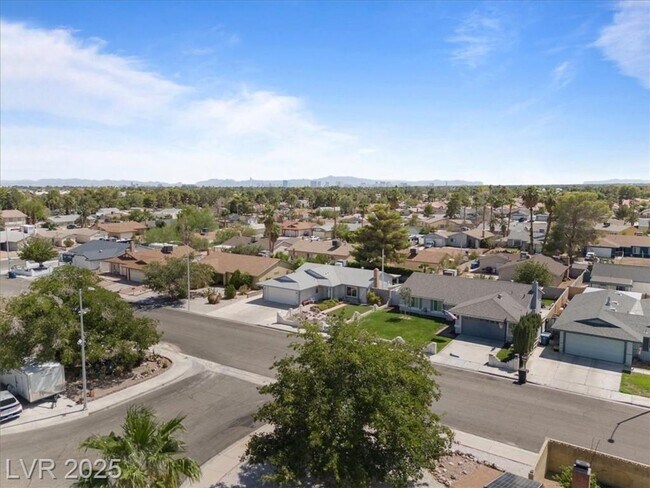 Building Photo - 6413 W Roy Rogers Dr