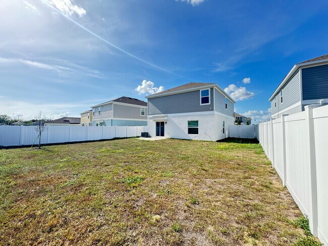 Building Photo - Single Family 4 Bedroom Home for Rent