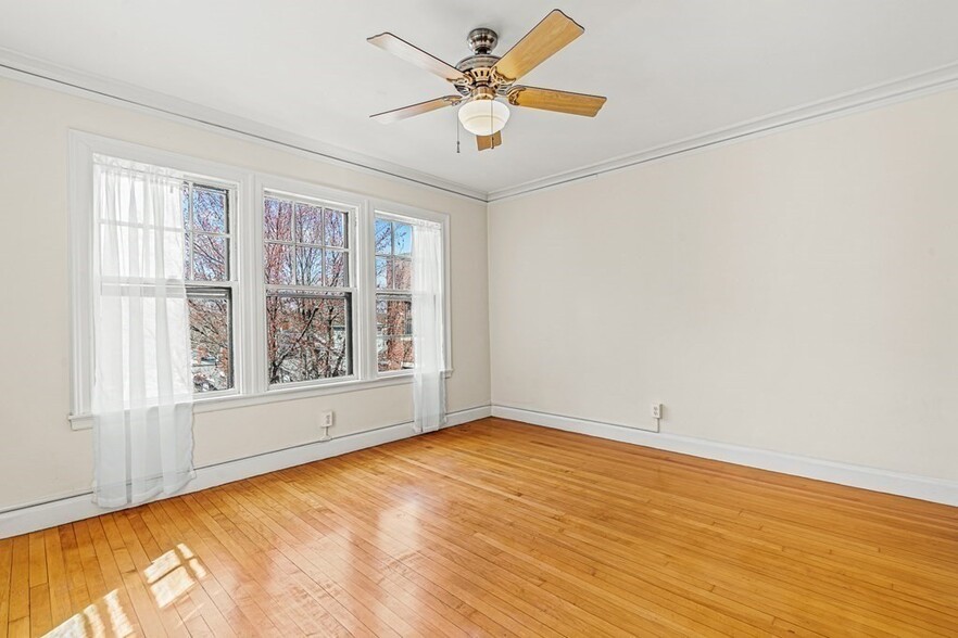 Living Room - 36 Ash St