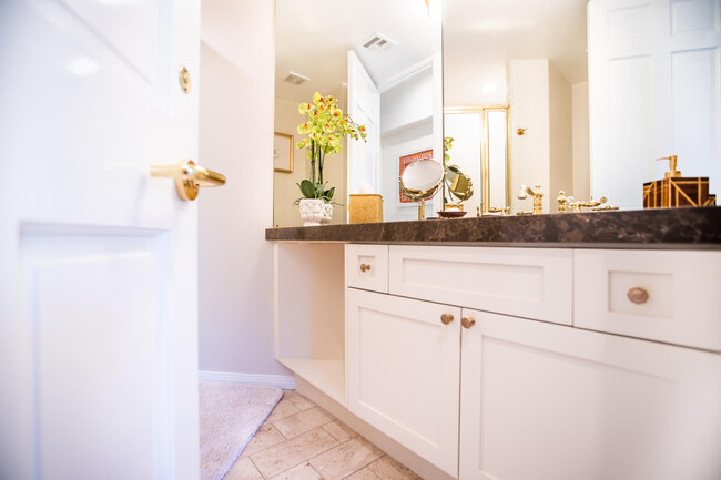 Building Photo - 75273 Spyglass Dr